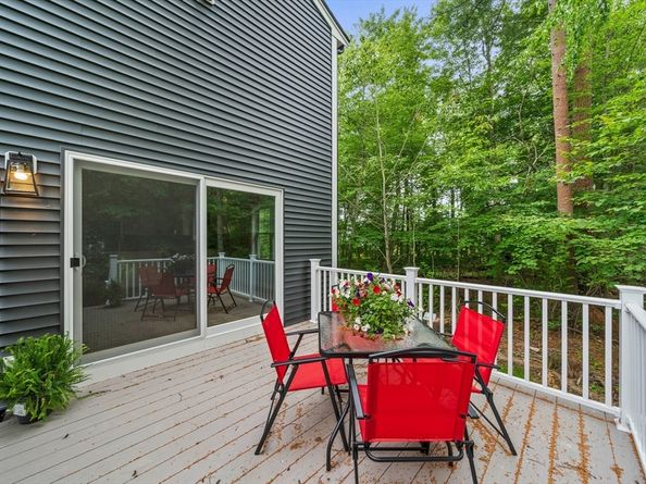 10 Mccue Circle, Abington MA 02351