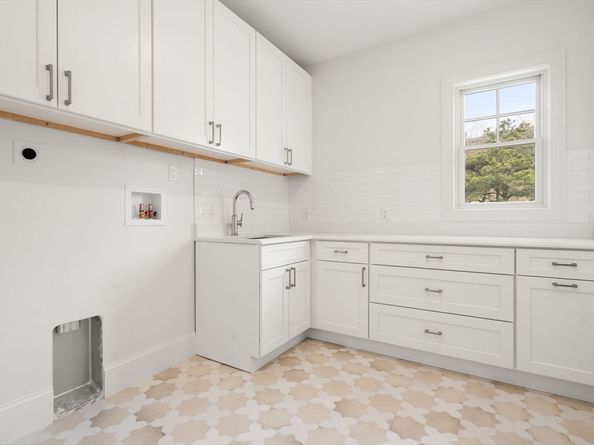 220 Atlantic St, Gloucester MA 01930