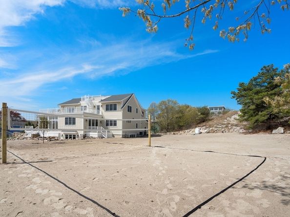220 Atlantic St, Gloucester MA 01930