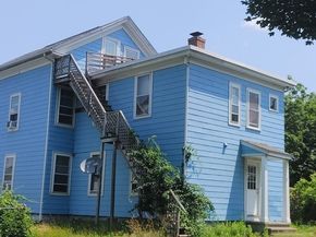6 Wall St, Webster MA 01570
