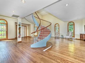 4 Aricia Ln, Winchester MA 01890