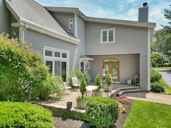 4 Aricia Ln, Winchester MA 01890