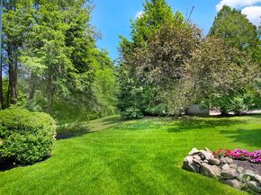 4 Aricia Ln, Winchester MA 01890