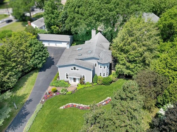 4 Aricia Ln, Winchester MA 01890