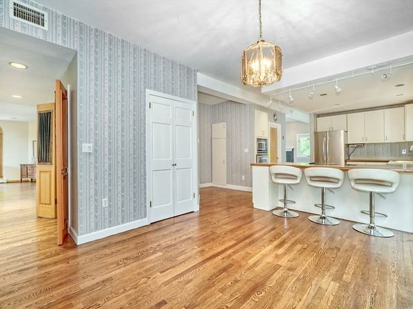 4 Aricia Ln, Winchester MA 01890