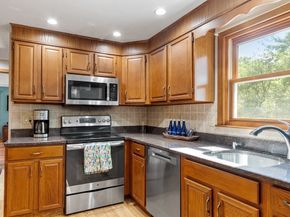 65 Martin Road, Tewksbury MA 01876