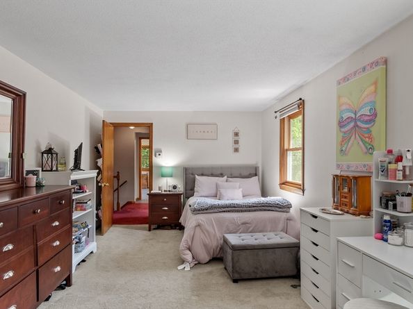 65 Martin Road, Tewksbury MA 01876