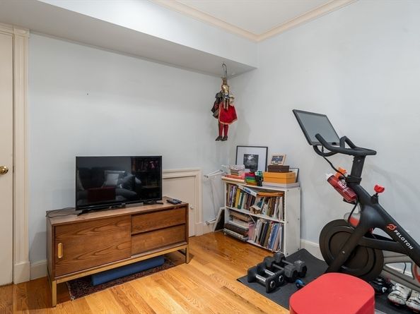 341 Beacon 2F, Boston MA 02116