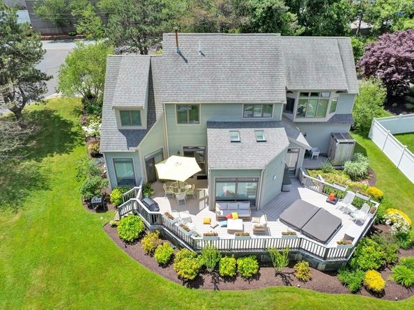 8 Barn Ln, Gloucester MA 01930