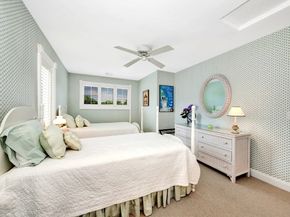 8 Barn Ln, Gloucester MA 01930