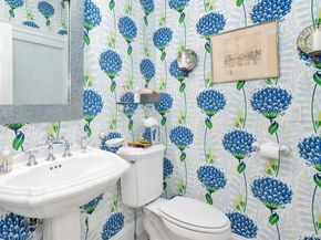 8 Barn Ln, Gloucester MA 01930