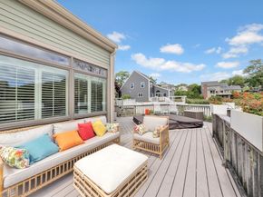 8 Barn Ln, Gloucester MA 01930