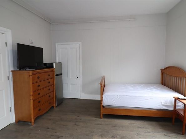44 South St, Westborough MA 01581