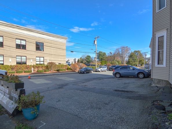 44 South St, Westborough MA 01581