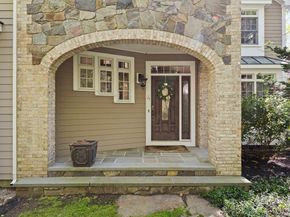 4 Furlong Cir, Lakeville MA 02347