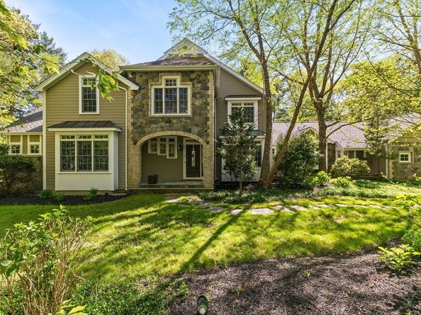 4 Furlong Cir, Lakeville MA 02347