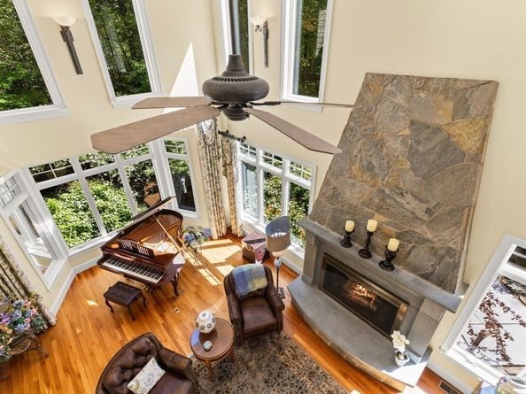 4 Furlong Cir, Lakeville MA 02347