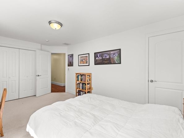 4 Furlong Cir, Lakeville MA 02347