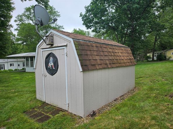 5 Sixth Drive, Brookfield MA 01506