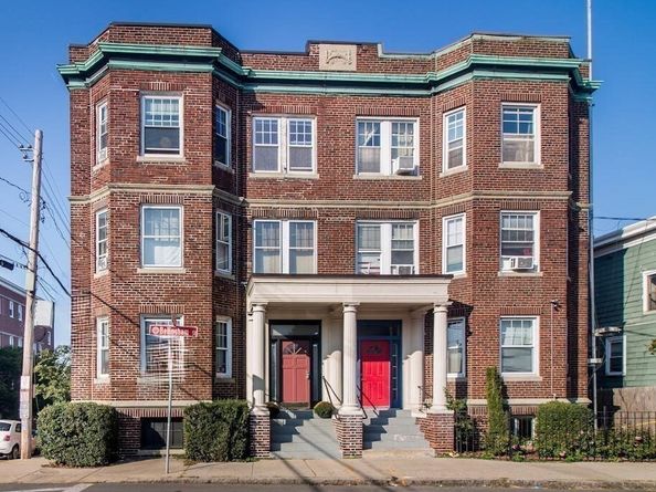 110 Bellingham St 3, Chelsea MA 02150