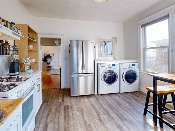 110 Bellingham St 3, Chelsea MA 02150