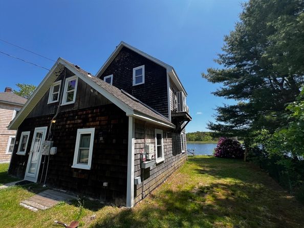 63 Oakdale Ave., Marion MA 02738