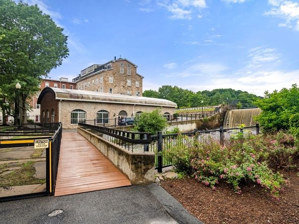 7 S Stone Mill Drive 514, Dedham MA 02026