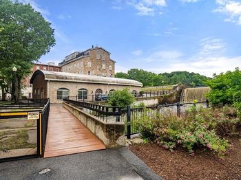 7 S Stone Mill Drive