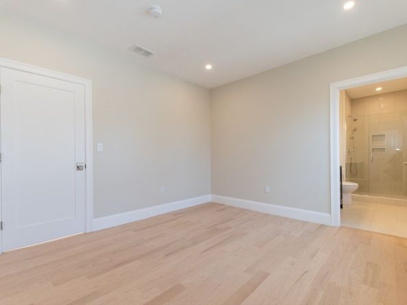 103-105 Neponset Ave, Boston MA 02131