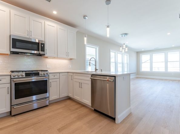 103-105 Neponset Ave, Boston MA 02131
