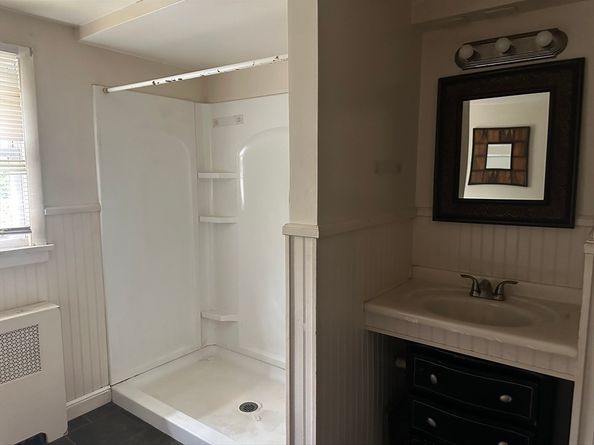 12 Crown St, Spencer MA 01562