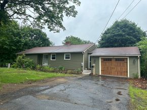 12 Crown St, Spencer MA 01562