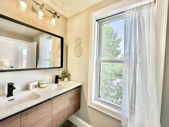 299 Maverick St 3, Boston MA 02128