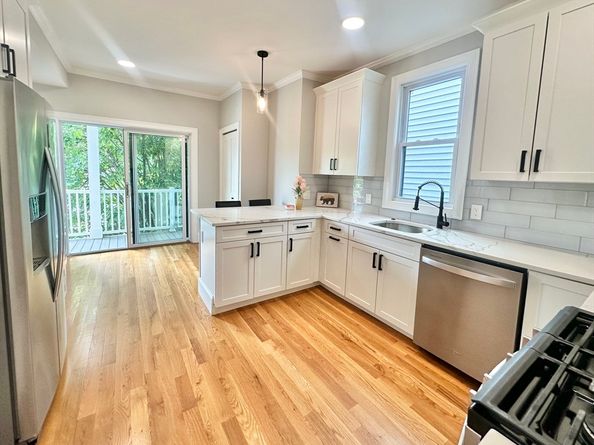 299 Maverick St 3, Boston MA 02128