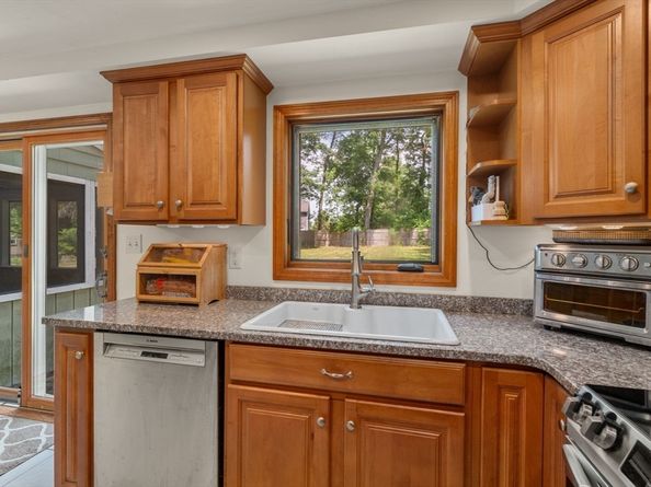 94 Pond St, East Bridgewater MA 02333