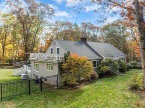 199 Country Rd, Weston MA 02493