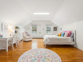 199 Country Rd, Weston MA 02493