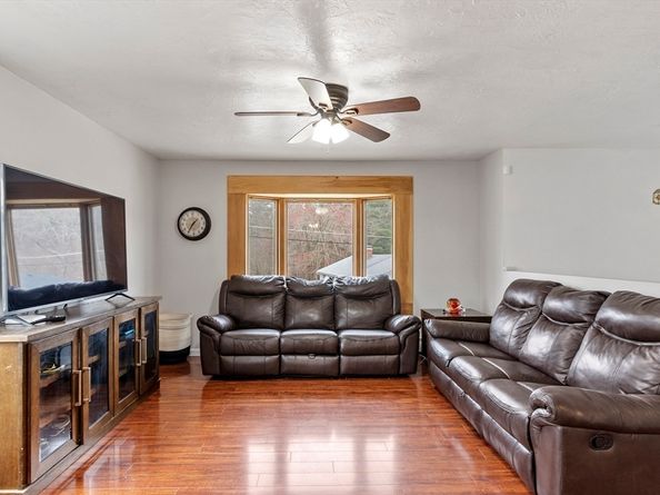 53 Laurel Hill Rd, Southbridge MA 01550