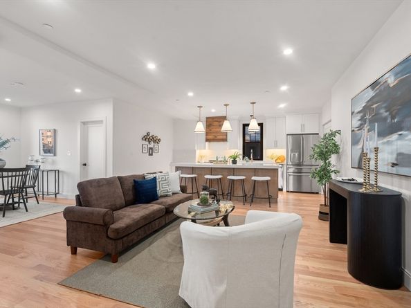 9 Sydney PH2, Boston MA 02125