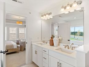 23 Emerald Run 14, Shrewsbury MA 01545