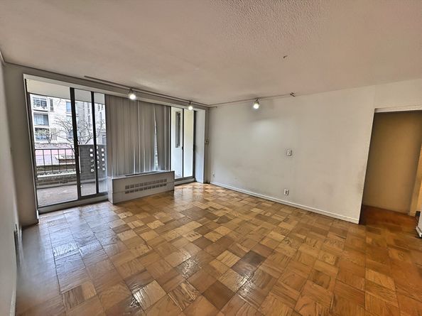 99 Pond Ave 222, Brookline MA 02445