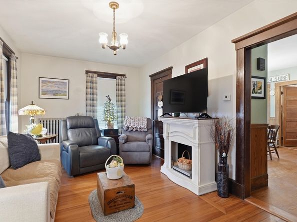 24 Fairview Ave, Swampscott MA 01907