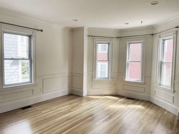 8 White Ave, Brookline MA 02467