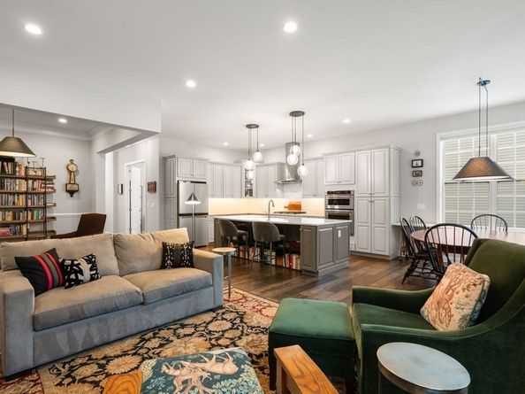 124 Glen Ellen Blvd 124, Millis MA 02054