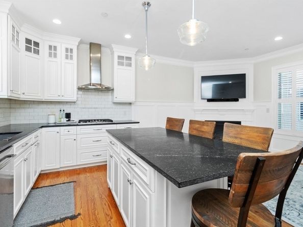 403 Hunnewell St 403, Needham MA 02494