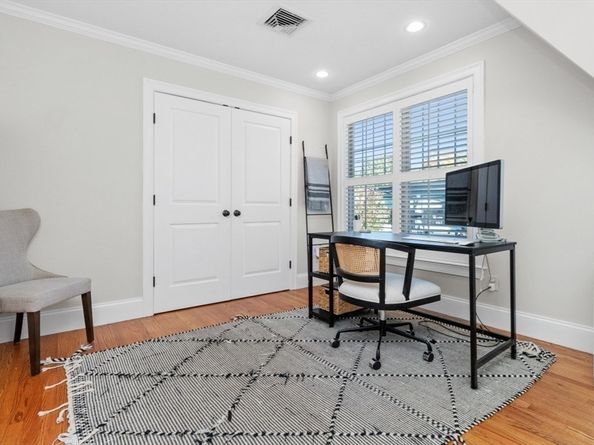 403 Hunnewell St 403, Needham MA 02494