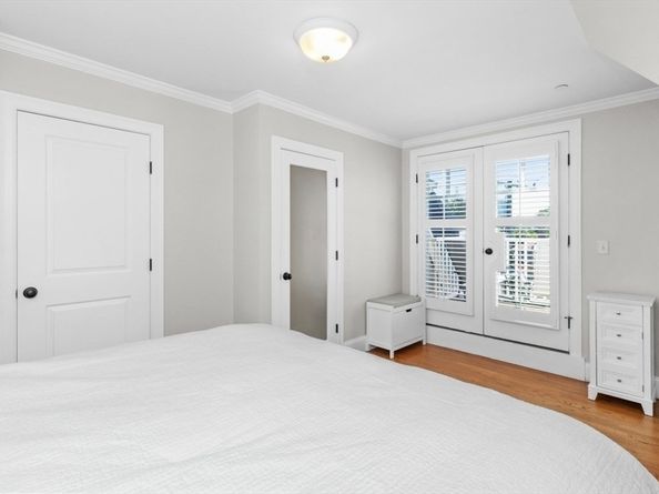 403 Hunnewell St 403, Needham MA 02494