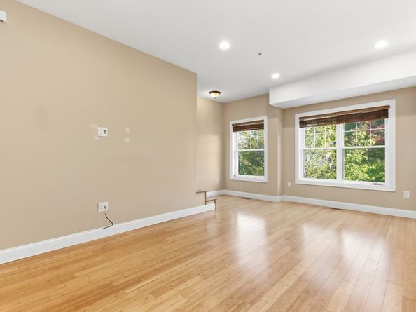 8 Saint Marys Way 8, Marlborough MA 01752