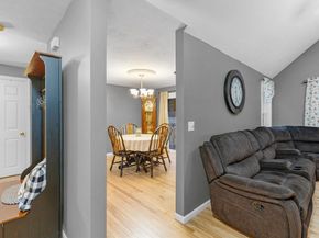 4 Penny Ln, Wareham MA 02538