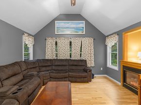 4 Penny Ln, Wareham MA 02538
